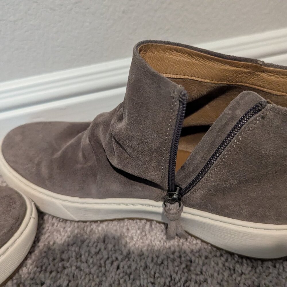 WOMEN SOFTT SHOES